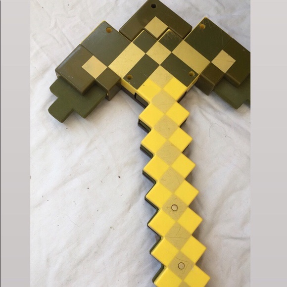 minecraft plastic sword/axe - Picture 2 of 4